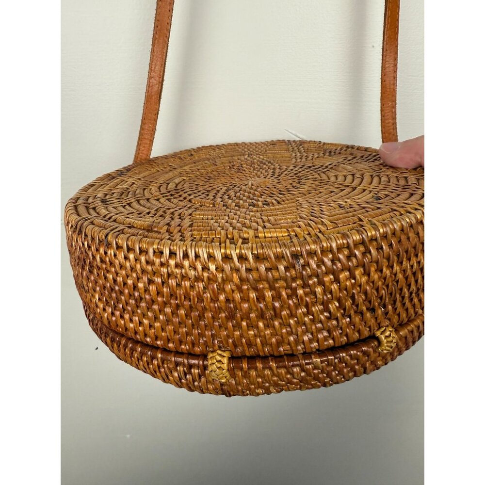 Vintage Handmade Round Boho Wicker Rattan Leather Basket Crossbody Purse - Picture 6 of 7